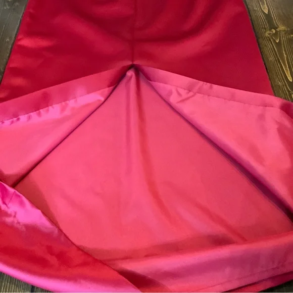 Michaelangelo Red Satin Gown - Picture 15 of 16